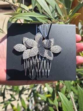 INC International Concepts Silver Crystal Flower Hair Comb